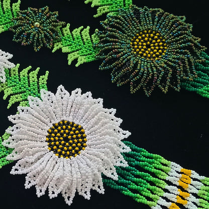 10 Video master classes on beading necklaces «HUICHOL FLOWERS 2»